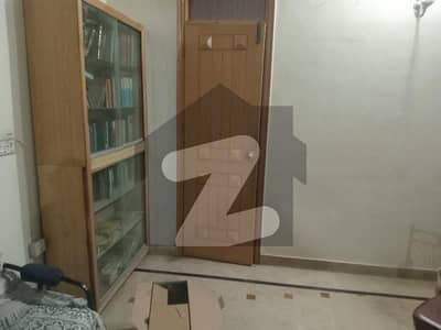 Sub Leased Prominently-Located Lower Portion Available In Gulistan-E-Jauhar - Block 14 For Sale