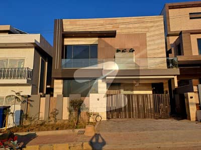 ڈی ایچ اے ڈیفینس فیز 3 ڈی ایچ اے ڈیفینس,اسلام آباد میں 5 کمروں کا 10 مرلہ مکان 5.75 کروڑ میں برائے فروخت۔ ڈی ایچ اے ڈیفینس فیز 3 ڈی ایچ اے ڈیفینس,اسلام آباد میں 5 کمروں کا 10 مرلہ مکان 5.75 کروڑ میں برائے فروخت۔