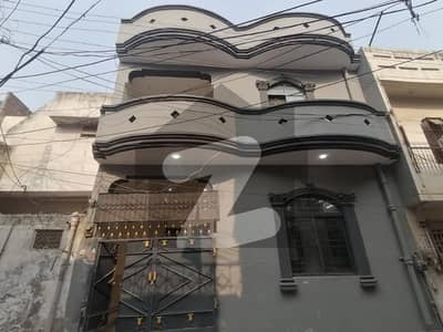 ٹاؤن شپ لاہور میں 4 کمروں کا 5 مرلہ مکان 1.75 کروڑ میں برائے فروخت۔