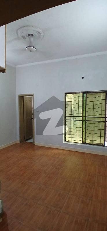 8 Marla Upper Portion For Rent With Steel Stair