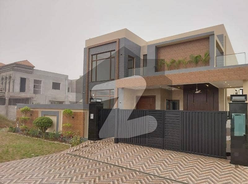 Stunning 1 Kanal Residence in Prime Phase 7