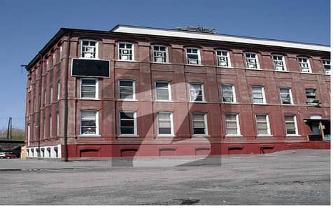 MORE THAN TWENTY ROOMS BUILDING