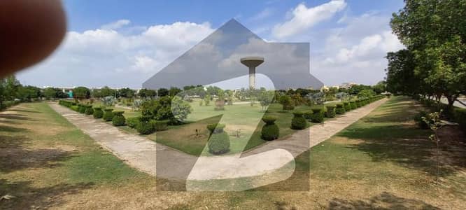 5 Marla commercial Plot for Sale in Phase 3, Block B, Facing Park- New Lahore City (Possession Charges Paid) 5 Marla commercial Plot for Sale in Phase 3, Block B, Facing Park- New Lahore City (Possession Charges Paid)