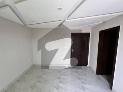 2 BED ROOM FLAT FOR RENT IN BAHRIA TOWN LAHORE