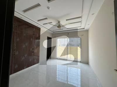 ڈی ایچ اے فیز 7 ڈیفنس (ڈی ایچ اے),لاہور میں 4 کمروں کا 1 کنال مکان 2.8 لاکھ میں کرایہ پر دستیاب ہے۔