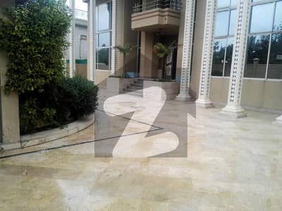 ایف ۔ 6 اسلام آباد میں 6 کمروں کا 5 کنال مکان 13.5 ارب میں برائے فروخت۔