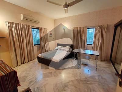 کلفٹن ۔ بلاک 2 کلفٹن,کراچی میں 5 کمروں کا 1 کنال مکان 15.5 کروڑ میں برائے فروخت۔