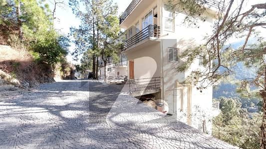 پیر سوہاوا اسلام آباد میں 1 کمرے کا 11 مرلہ عمارت 4.0 کروڑ میں برائے فروخت۔