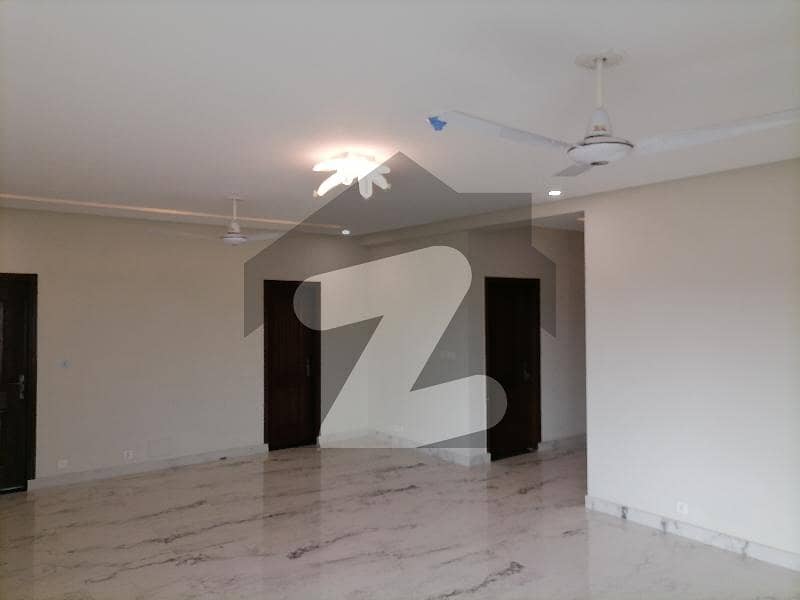 10 Marla Flat Situated In Askari 10 For sale