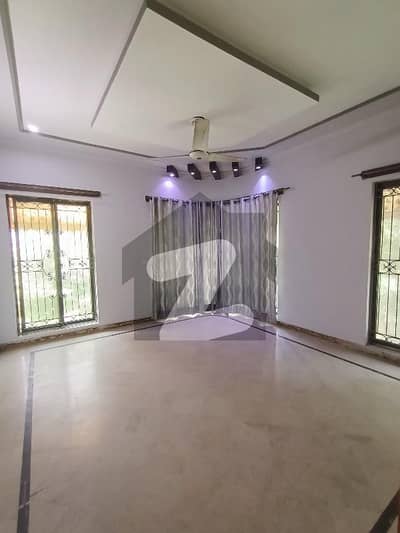 پی سی ایس آئی آر ہاؤسنگ سکیم فیز 2 ۔ بلاک اے پی سی ایس آئی آر ہاؤسنگ سکیم فیز 2,پی سی ایس آئی آر ہاؤسنگ سکیم,لاہور میں 4 کمروں کا 1 کنال بالائی پورشن 1.1 لاکھ میں کرایہ پر دستیاب ہے۔