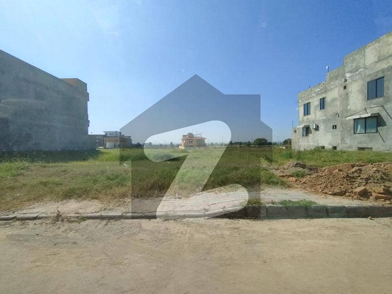 10 Marla Plot Available For Sale In Taj Residencia