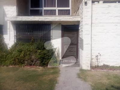 Renovated Ideal 3600 Square Feet Flat has landed on market in Sea View Apartments, Sea View Apartments Renovated Ideal 3600 Square Feet Flat has landed on market in Sea View Apartments, Sea View Apartments