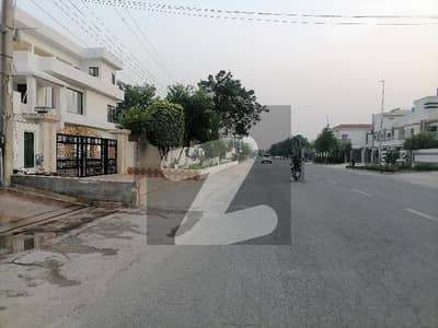 فارمانئیٹس ہاؤسنگ سکیم ۔ بلاک این فارمانئیٹس ہاؤسنگ سکیم,لاہور میں 1 کنال رہائشی پلاٹ 2.15 کروڑ میں برائے فروخت۔