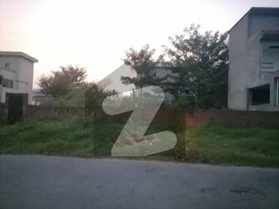 فارمانئیٹس ہاؤسنگ سکیم لاہور میں 3 مرلہ رہائشی پلاٹ 35.0 لاکھ میں برائے فروخت۔