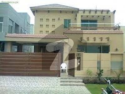 VERY VERY SOLD CONSTRUCTION FULL BESMENT 8 BEDROOMS HOUSE IN DHA PHASE 3 BLOCK XX