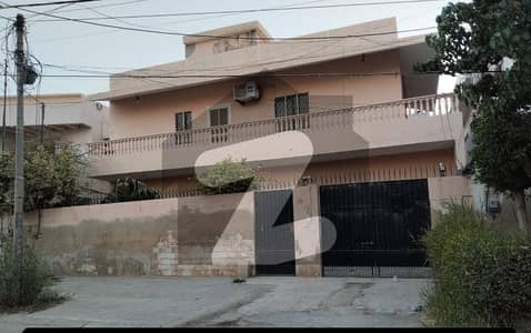 ڈی ایچ اے فیز 4 ڈی ایچ اے ڈیفینس,کراچی میں 6 کمروں کا 12 مرلہ مکان 6.75 کروڑ میں برائے فروخت۔