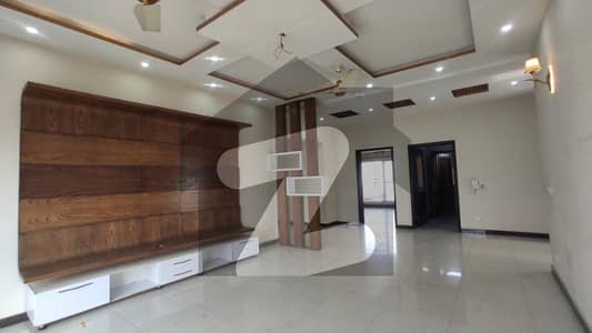 1 Kanal Upper Portion Available For Rent