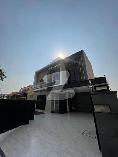 20-Marla Fully Furnished Upper Portion for Rent in DHA Ph-8 ex. Air Avenue Lahore Owner Built House.