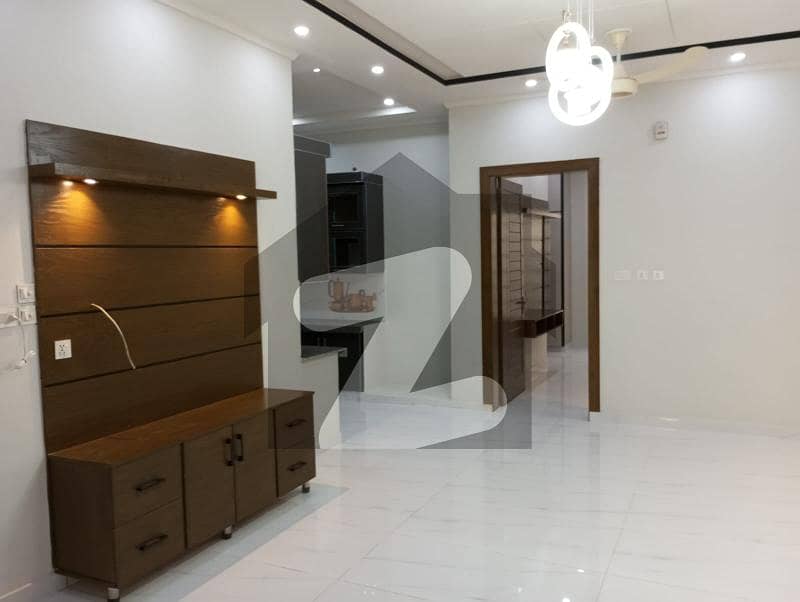 10 MARLA BRAND NEW HOUSE AVAIABLE FOR SALE 10 MARLA BRAND NEW HOUSE AVAIABLE FOR SALE