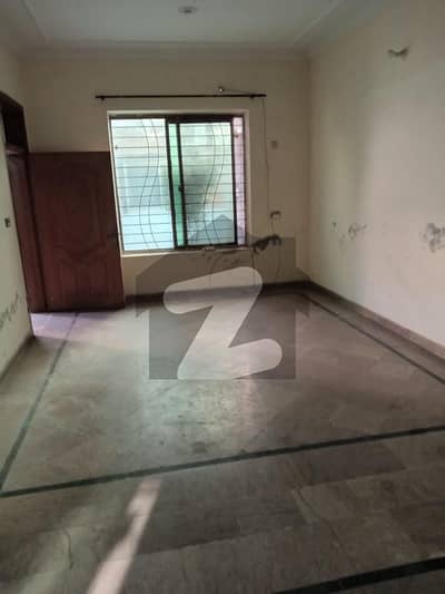 Buy A Lower Portion Of 7 Marla In Allama Iqbal Town - Nizam Block Marble Floors