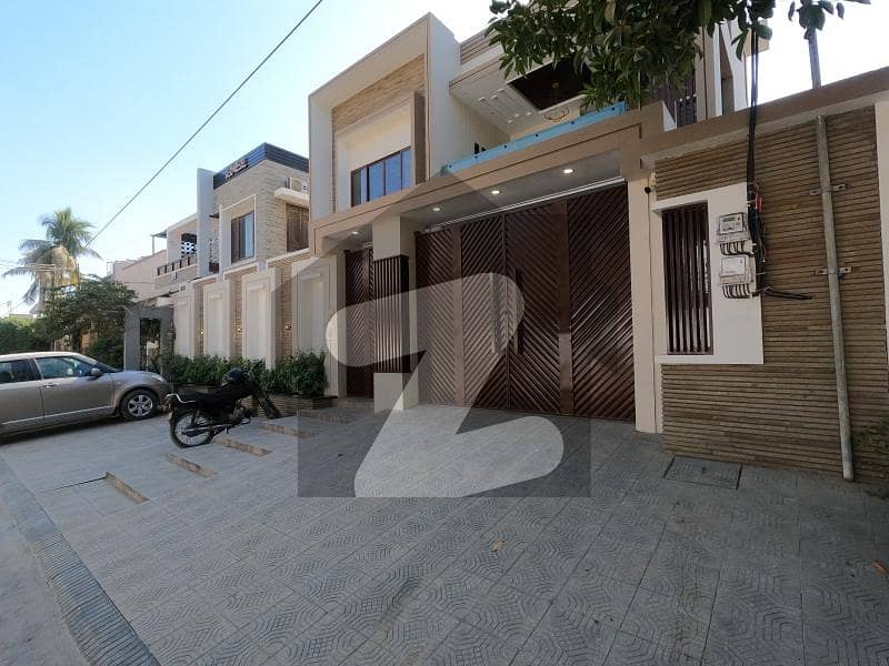 Prime Location House In North Nazimabad - Block B Sized 500 Square Yards Is Available