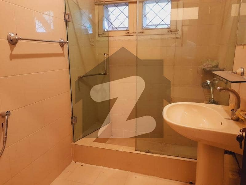 F7 Prime Location Very Beautiful 5 Bedrooms House For Sale F7 Prime Location Very Beautiful 5 Bedrooms House For Sale
