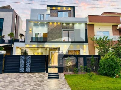 10 Marla Modern Design Solid Construction 80 Feet Wide Road House For Sale, In Central Park Lahore