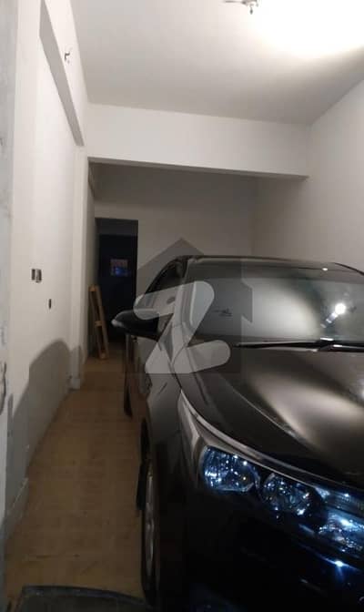 SHOP FOR RENT 450 SQ FEET 24TH COMMERCIAL WITH BATH