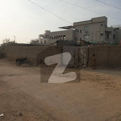 520 Sq. Yards Corner West Open View Plot Main University Road Facing In VIP Block 1 Joher