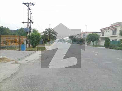 فارمانئیٹس ہاؤسنگ سکیم لاہور میں 10 مرلہ رہائشی پلاٹ 60.0 لاکھ میں برائے فروخت۔