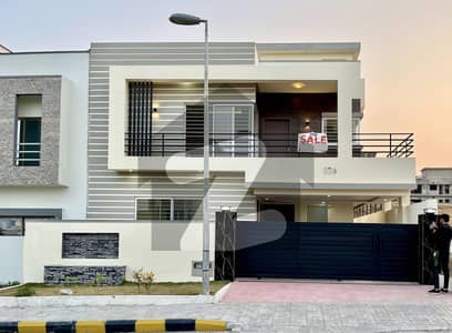 بحریہ ٹاؤن فیز 8 بحریہ ٹاؤن راولپنڈی,راولپنڈی میں 5 کمروں کا 10 مرلہ مکان 3.25 کروڑ میں برائے فروخت۔