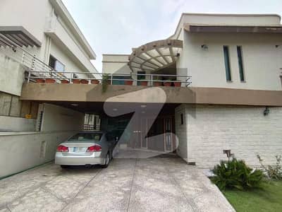 بحریہ ٹاؤن فیز 1 بحریہ ٹاؤن راولپنڈی,راولپنڈی میں 5 کمروں کا 1 کنال مکان 6.48 کروڑ میں برائے فروخت۔
