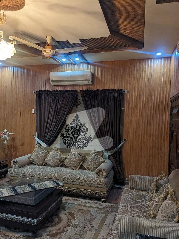 ٹیک ٹاؤن (ٹی این ٹی کالونی) ستیانہ روڈ,فیصل آباد میں 5 کمروں کا 10 مرلہ مکان 2.8 کروڑ میں برائے فروخت۔ ٹیک ٹاؤن (ٹی این ٹی کالونی) ستیانہ روڈ,فیصل آباد میں 5 کمروں کا 10 مرلہ مکان 2.8 کروڑ میں برائے فروخت۔