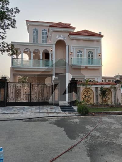 10 MARLA BRAND NEW HOUSE FOR RENT SECTOR E BAHRIA TOWN