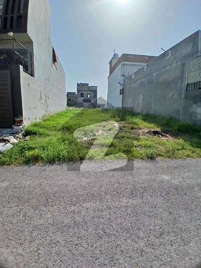 واہ ماڈل ٹاؤن - فیز 2 ماڈل ٹاؤن,واہ میں 10 مرلہ رہائشی پلاٹ 1.7 کروڑ میں برائے فروخت۔