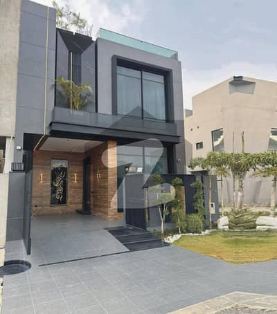 STYLISH-AND-SPACIOUS Fully Furnished MODERN HOME