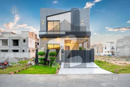 ڈی ایچ اے فیز 2 - بلاک ایس فیز 2,ڈیفنس (ڈی ایچ اے),لاہور میں 3 کمروں کا 5 مرلہ مکان 2.29 کروڑ میں برائے فروخت۔