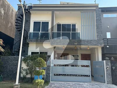 Semi Furnished Corner House For Sale In Prime Location Of Gulberg Green Islamabad Solar Installed Near Markaz With Small Loan Demand 4.60 Crore