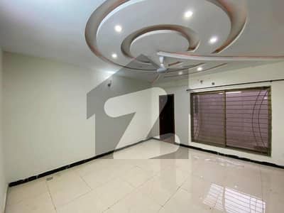 Beautiful 10 Marla Used House For Sale On Prime Location Of Lake View Block. Park Face ,Gas Connection Already Installed Beautiful 10 Marla Used House For Sale On Prime Location Of Lake View Block. Park Face ,Gas Connection Already Installed