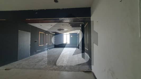 800 Square Feet Commercial New Corporate OFFICE FOR RENT GULBERG 3
