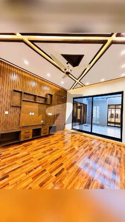 Sweet 05 Marla Residentrial House For Sale In Park View City Lahore Near School