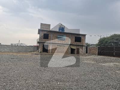 10 Kanal Warehouse Available For Rent