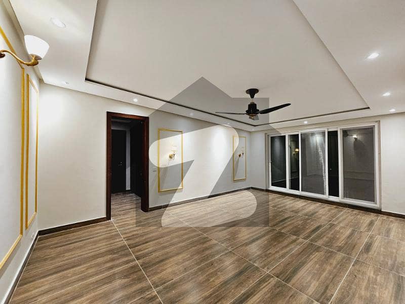 Luxurious Architectural Masterpiece With Stunning Pool Luxurious Architectural Masterpiece With Stunning Pool