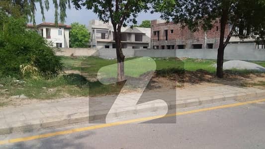 1 KANAL PLOT FOR SALE IN DHA PHASE 5 BLOCK A PARK NEAR MASJID