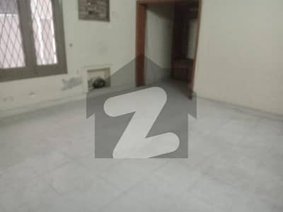 2 kanal outstanding 7 bedroom in model town G block for sale