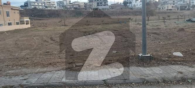 ڈی ایچ اے فیز 5 - سیکٹر اے ڈی ایچ اے ڈیفینس فیز 5,ڈی ایچ اے ڈیفینس,اسلام آباد میں 1 کنال رہائشی پلاٹ 3.25 کروڑ میں برائے فروخت۔ ڈی ایچ اے فیز 5 - سیکٹر اے ڈی ایچ اے ڈیفینس فیز 5,ڈی ایچ اے ڈیفینس,اسلام آباد میں 1 کنال رہائشی پلاٹ 3.25 کروڑ میں برائے فروخت۔