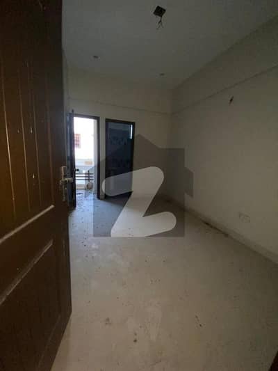 ڈی ایچ اے فیز 8 ڈی ایچ اے ڈیفینس,کراچی میں 3 کمروں کا 4 مرلہ فلیٹ 2.2 کروڑ میں برائے فروخت۔