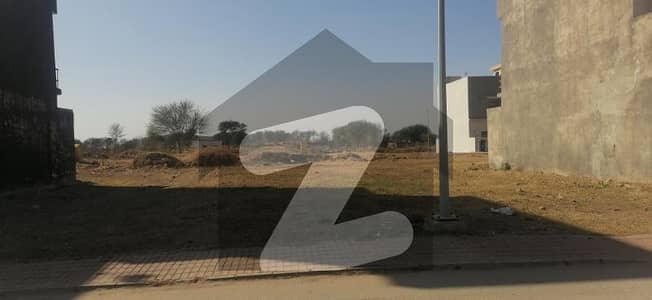 INVESTOR RATE 5 MARLA PLOT AVAILABLE FOR SALE IN BLOCK E-4