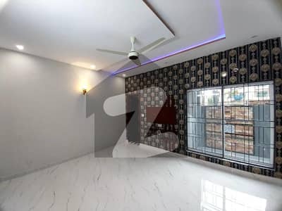 10 Marla Beautiful House For Sale