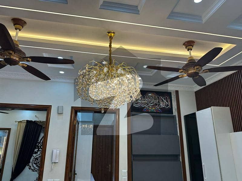 بحریہ ٹاؤن نرگس بلاک بحریہ ٹاؤن سیکٹر سی,بحریہ ٹاؤن,لاہور میں 3 کمروں کا 5 مرلہ مکان 2.35 کروڑ میں برائے فروخت۔ بحریہ ٹاؤن نرگس بلاک بحریہ ٹاؤن سیکٹر سی,بحریہ ٹاؤن,لاہور میں 3 کمروں کا 5 مرلہ مکان 2.35 کروڑ میں برائے فروخت۔